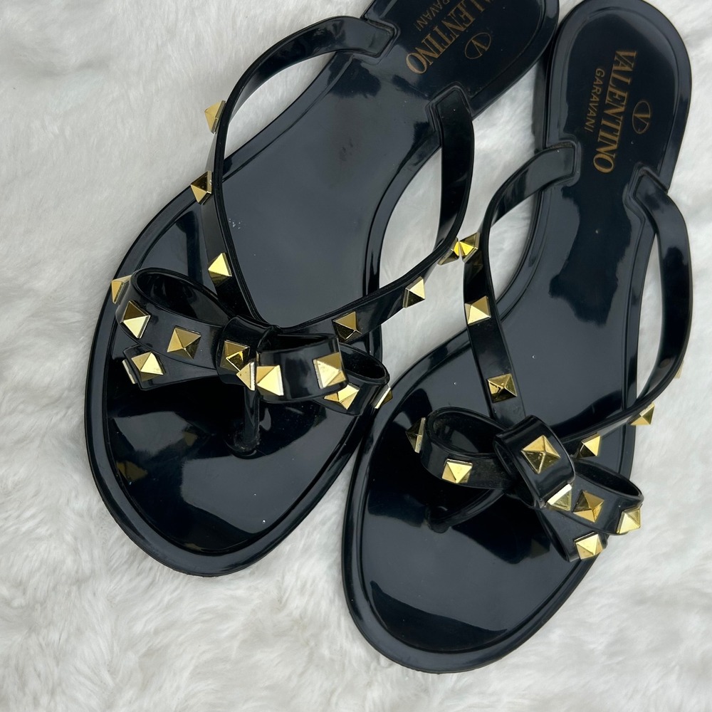 Valentino Rockstud Bow Jelly Thong Flat Sandals Black Studded Size 39/8.5 EUC